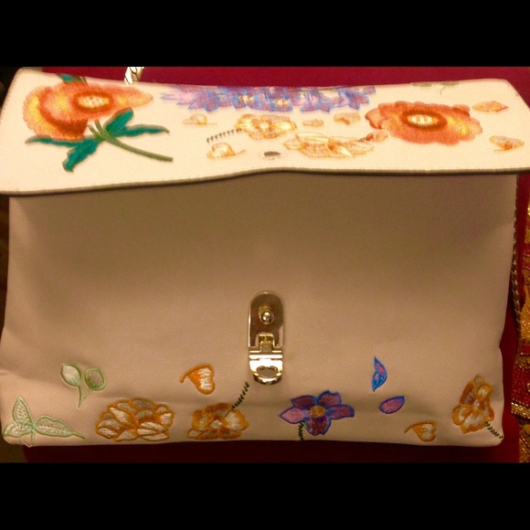 💐 TOPSHOP Floral Embroidered Faux Leather Purse - Picture 4 of 9